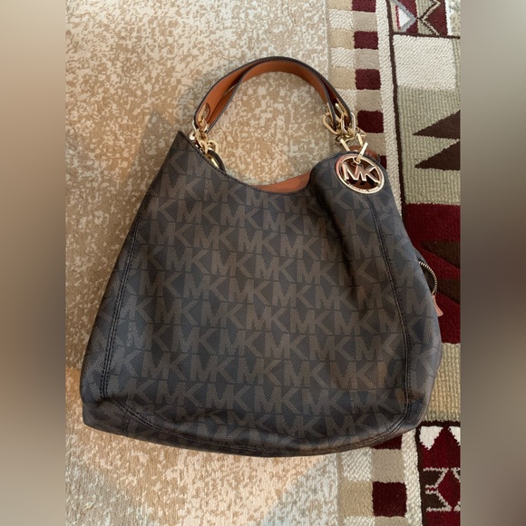 Authentic Michael Kors Purse - Picture 2 of 8